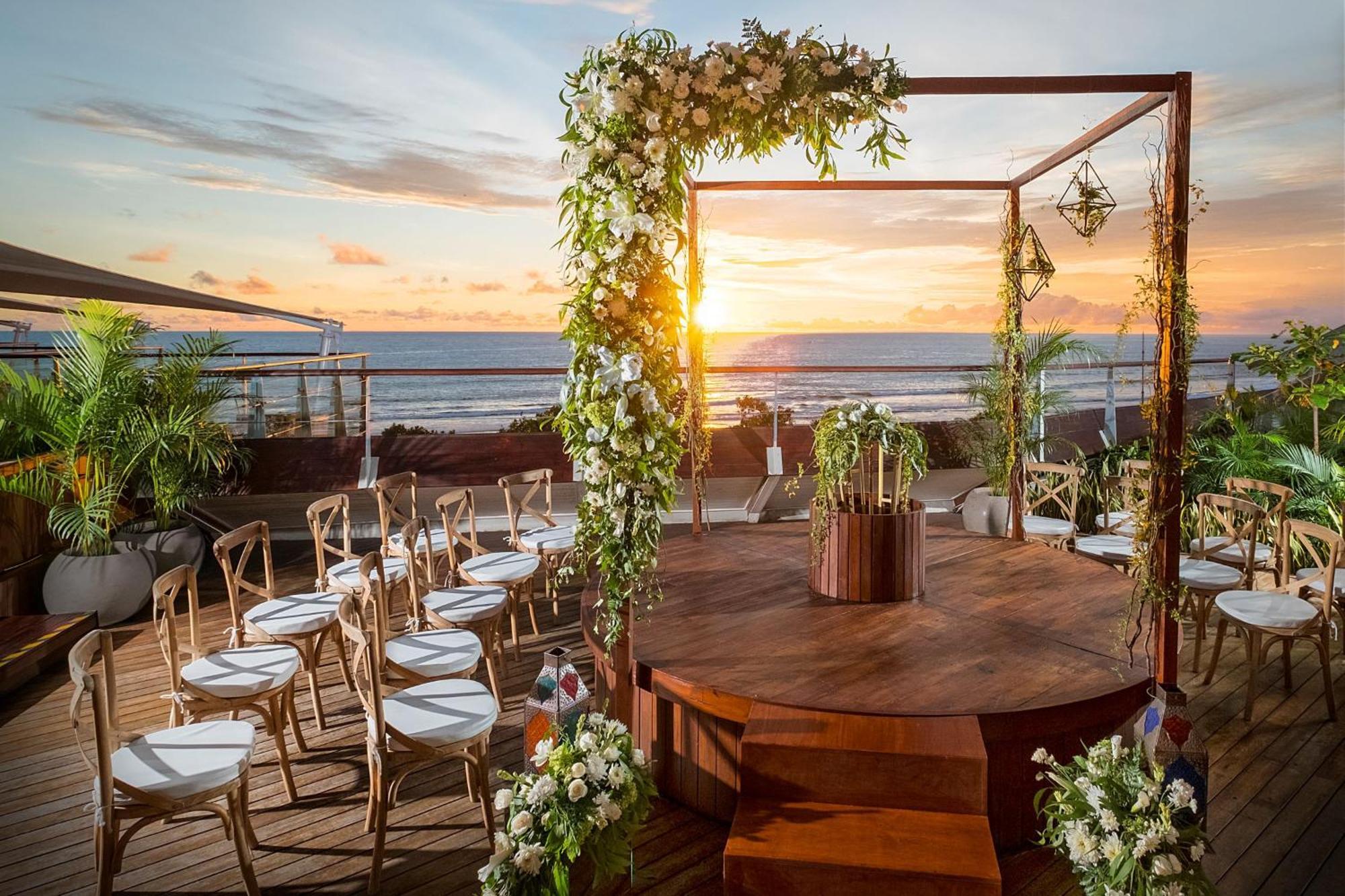 Double - Six, Luxury Hotel - Seminyak Exterior foto The rooftop at the Beverly Hills Hotel